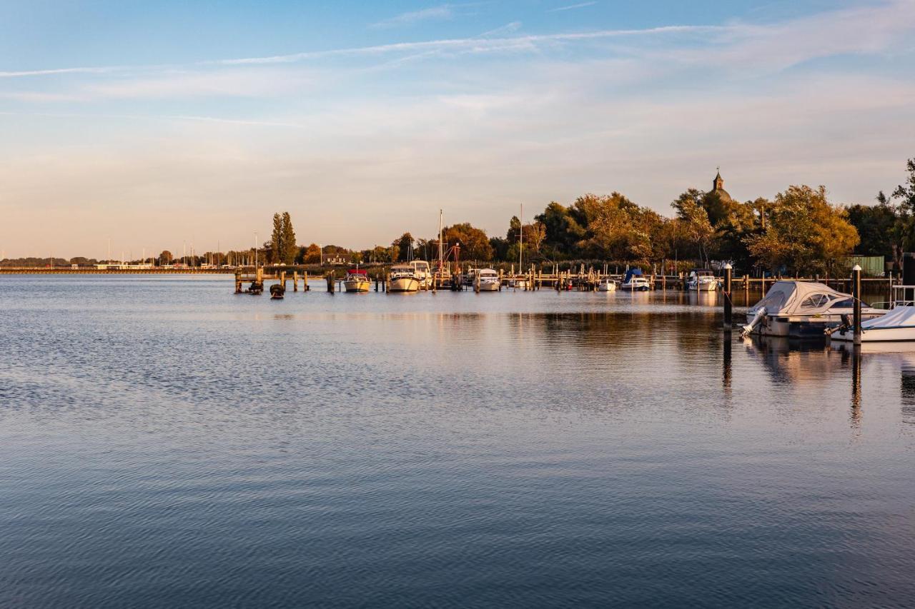 Hausboot Kuestennebel Ribnitz-Damgarten Kültér fotó